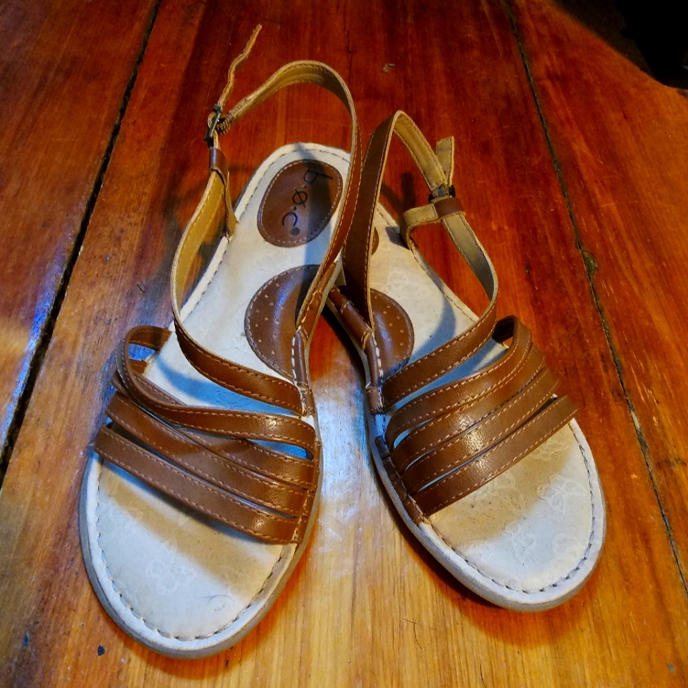 B.O.C leather-like strappy sandals size 8
